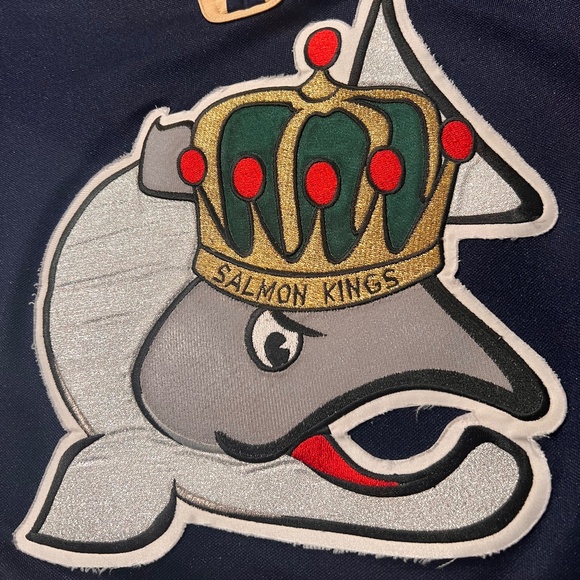 Kids SP Victoria Salmon Kings ECHL Canada Hockey Jersey S/M - Picture 7 of 8